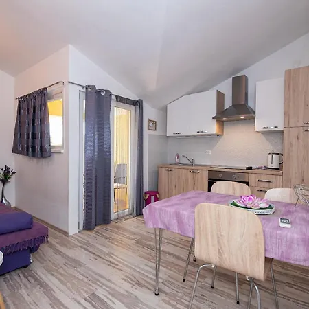 Josipa Apartament *