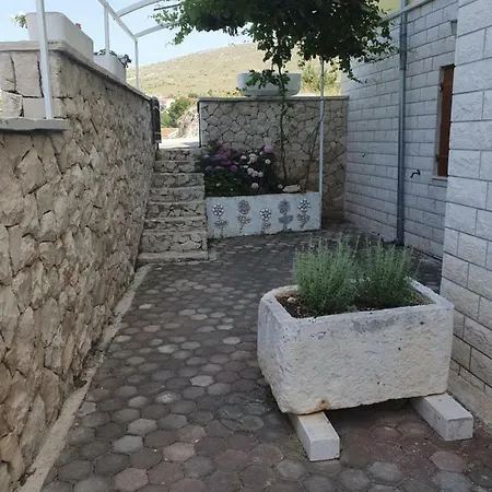 Josipa Apartament *